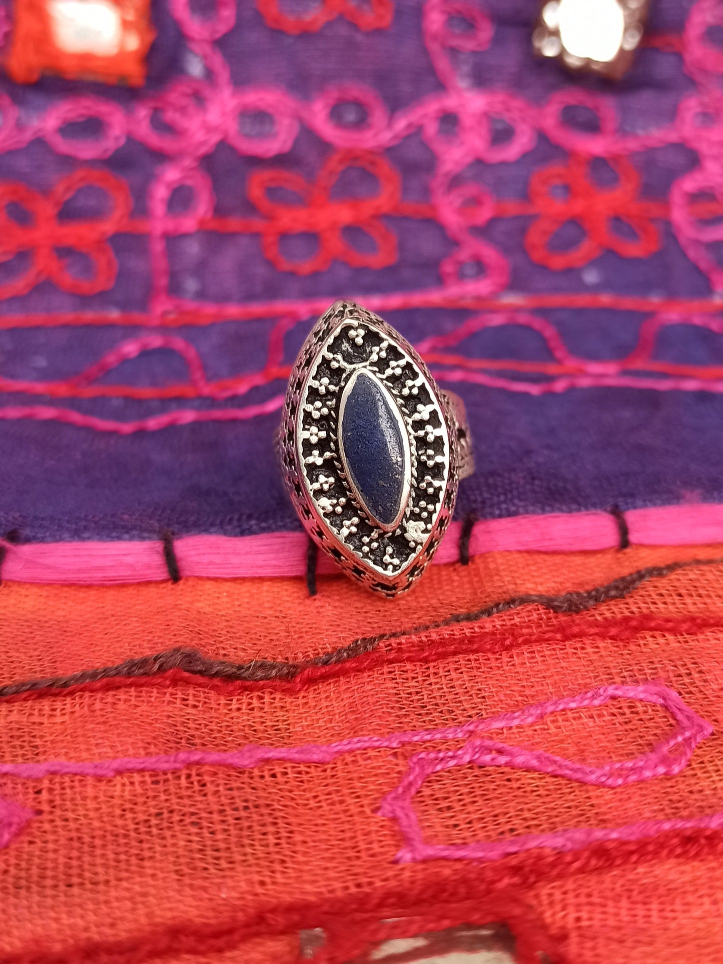 Antique vintage lapis lazuli hard stone ring