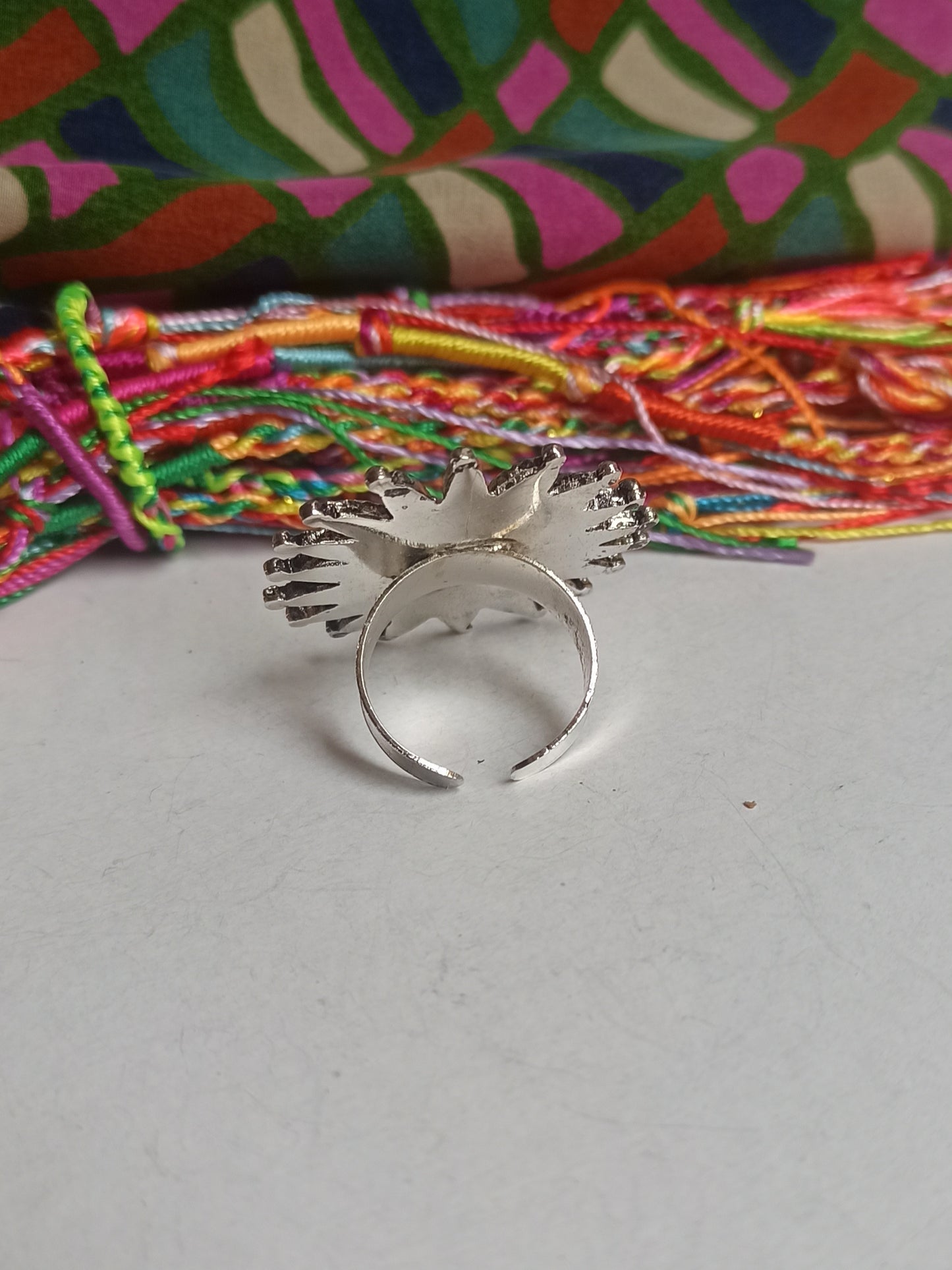 Adjustable enamelled flower ring