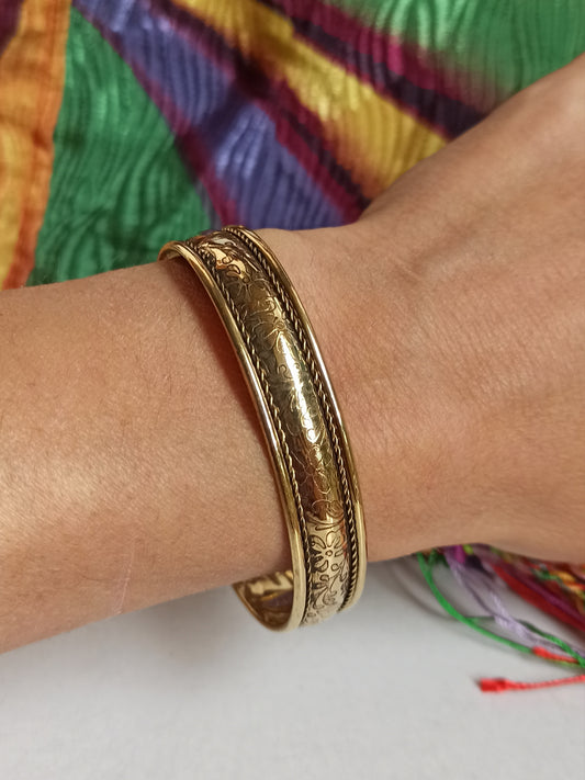 1cm golden garden bangle bracelet