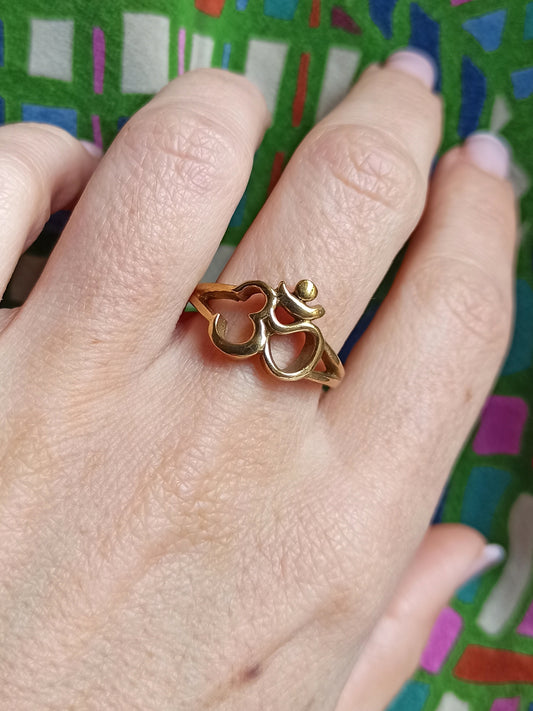 Goldener Ohm-Hom-Om-Boho-Ring