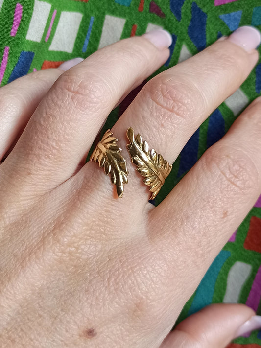 Golden boho leaf band ring