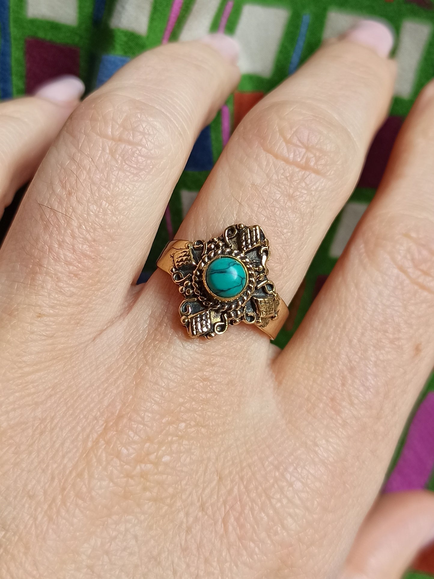 Anello boho dorato croce lavorata