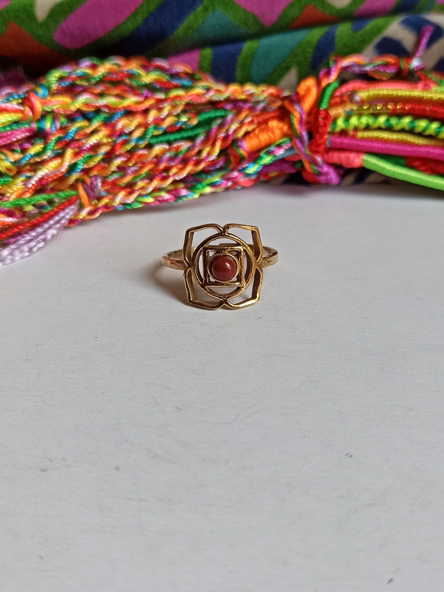 Anello boho dorato primo chakra radice Muladhara