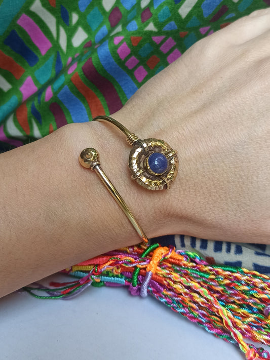 Goldenes Lapis-Boho-Armband