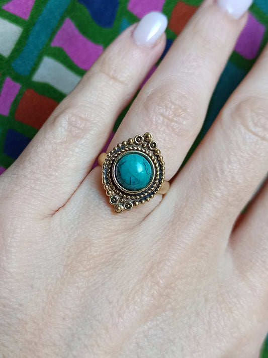 Doppelspitziger goldener Boho-Ring