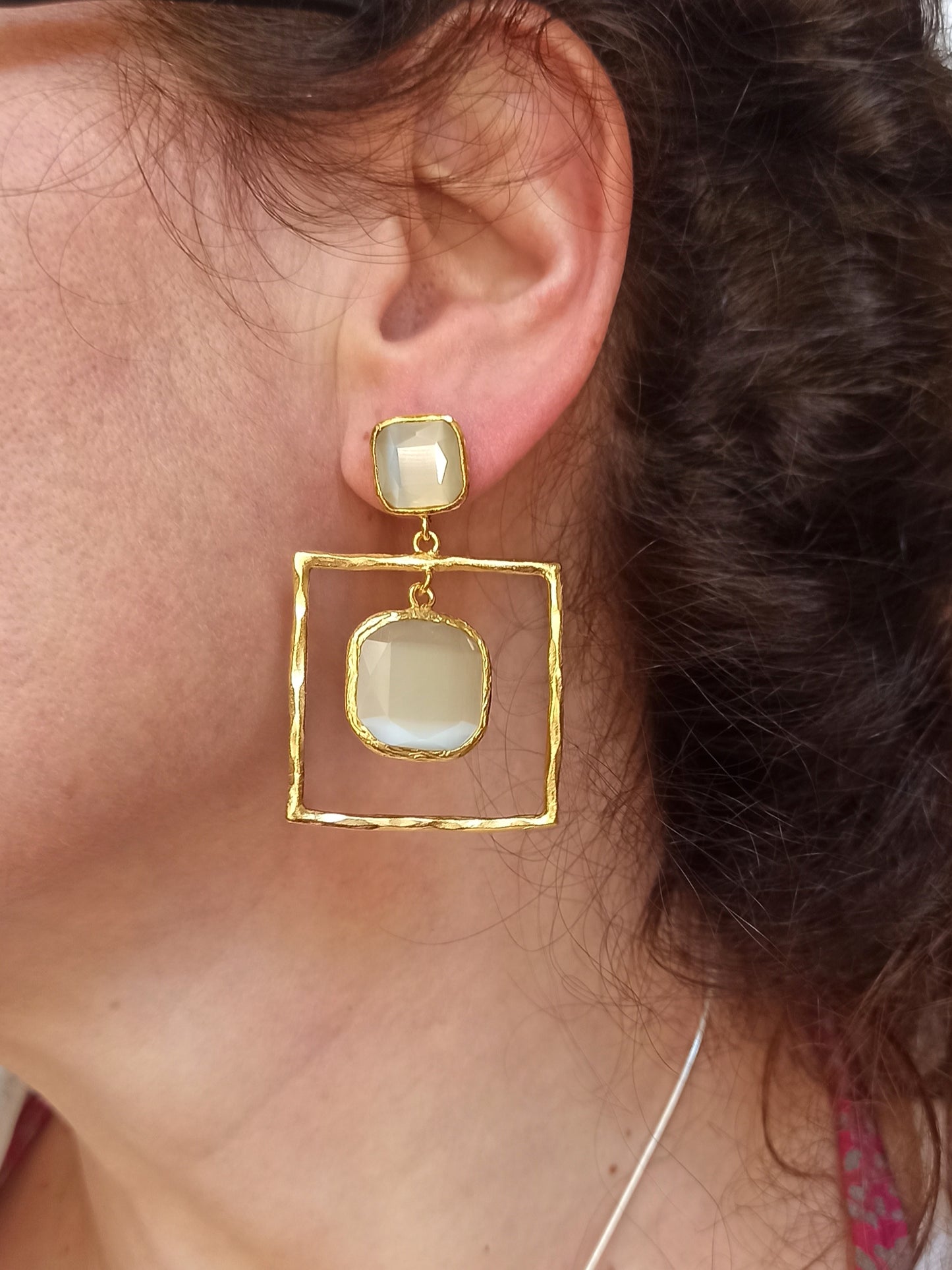 White square earrings