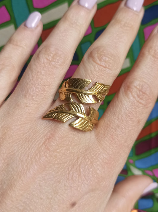 Golden double feather boho band ring